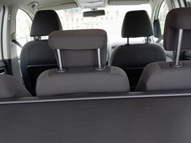 Белый Фольксваген Туран, объемом двигателя 1.4 л и пробегом 238 тыс. км за 8600 $, фото 3 на Automoto.ua