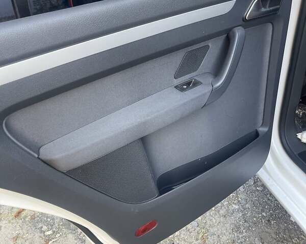 Білий Фольксваген Туран, об'ємом двигуна 1.4 л та пробігом 198 тис. км за 9199 $, фото 13 на Automoto.ua