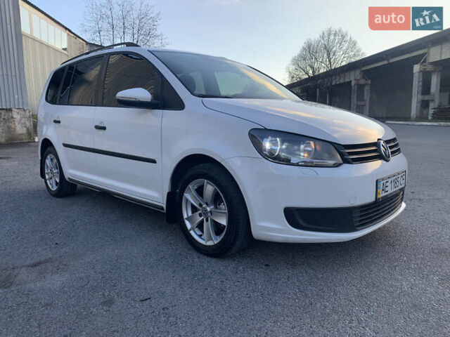 Белый Фольксваген Туран, объемом двигателя 1.6 л и пробегом 235 тыс. км за 9800 $, фото 8 на Automoto.ua