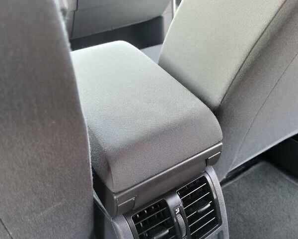 Белый Фольксваген Туран, объемом двигателя 1.39 л и пробегом 190 тыс. км за 9950 $, фото 21 на Automoto.ua