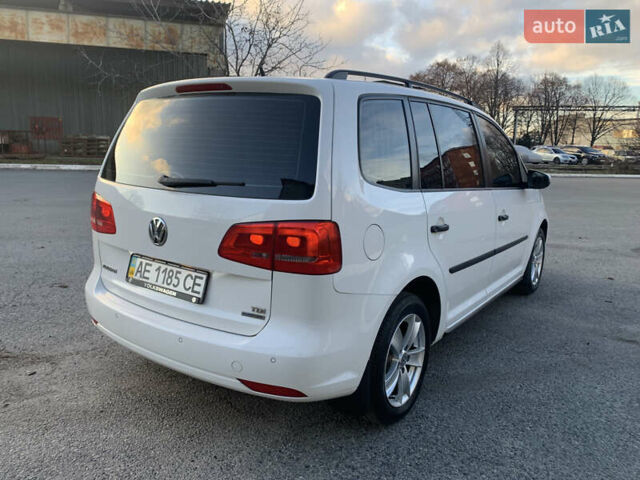 Белый Фольксваген Туран, объемом двигателя 1.6 л и пробегом 235 тыс. км за 9800 $, фото 6 на Automoto.ua