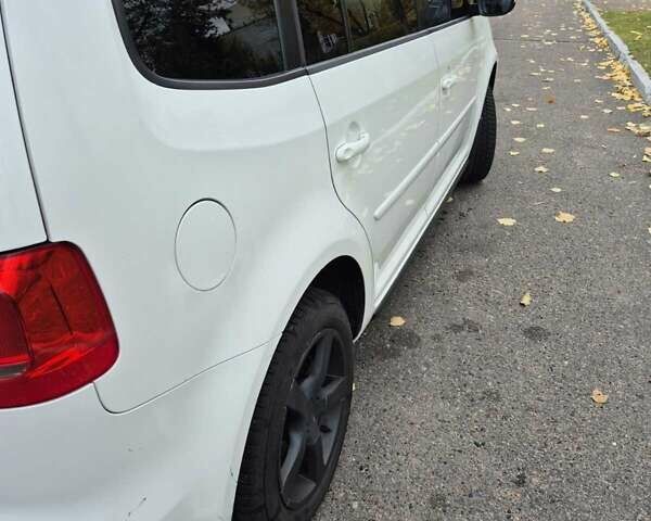 Білий Фольксваген Туран, об'ємом двигуна 1.4 л та пробігом 285 тис. км за 6000 $, фото 3 на Automoto.ua