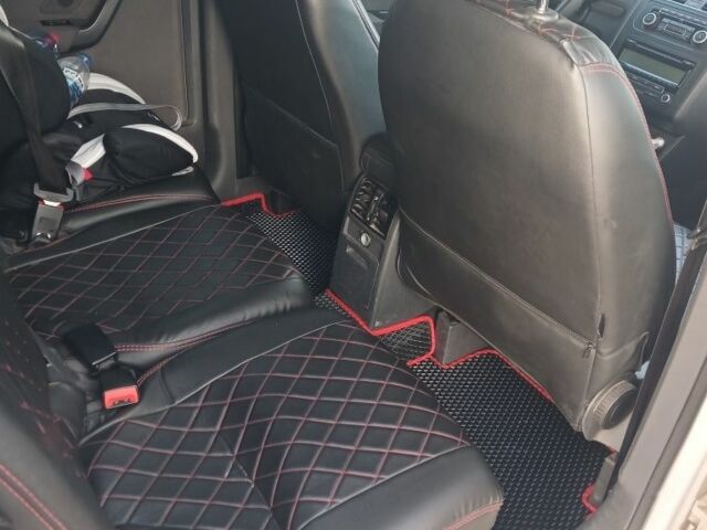 Білий Фольксваген Туран, об'ємом двигуна 1.6 л та пробігом 255 тис. км за 9300 $, фото 7 на Automoto.ua