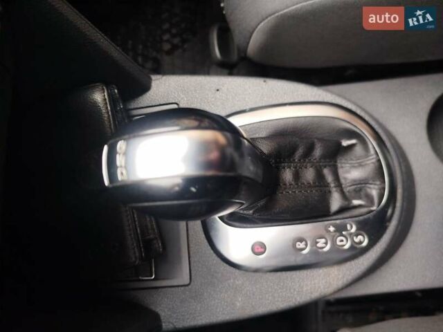 Білий Фольксваген Туран, об'ємом двигуна 1.4 л та пробігом 238 тис. км за 8800 $, фото 21 на Automoto.ua