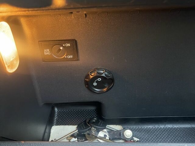 Білий Фольксваген Туран, об'ємом двигуна 1.4 л та пробігом 198 тис. км за 9199 $, фото 8 на Automoto.ua