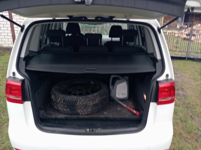 Белый Фольксваген Туран, объемом двигателя 1.4 л и пробегом 238 тыс. км за 8600 $, фото 4 на Automoto.ua