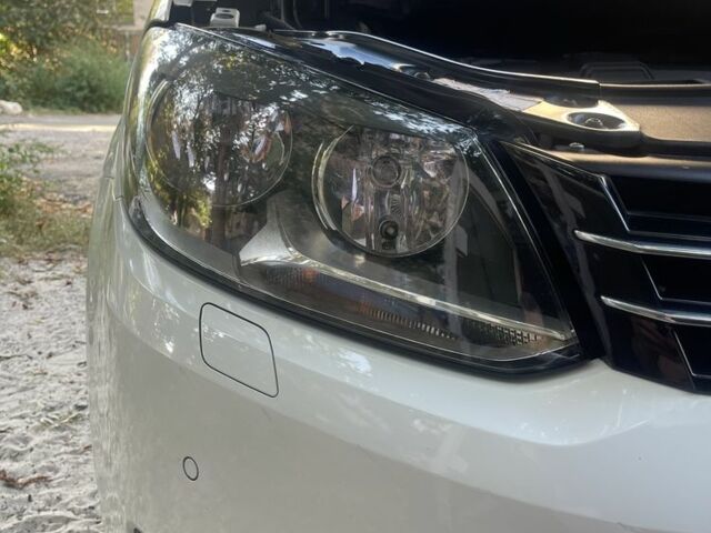 Білий Фольксваген Туран, об'ємом двигуна 1.4 л та пробігом 198 тис. км за 9199 $, фото 2 на Automoto.ua