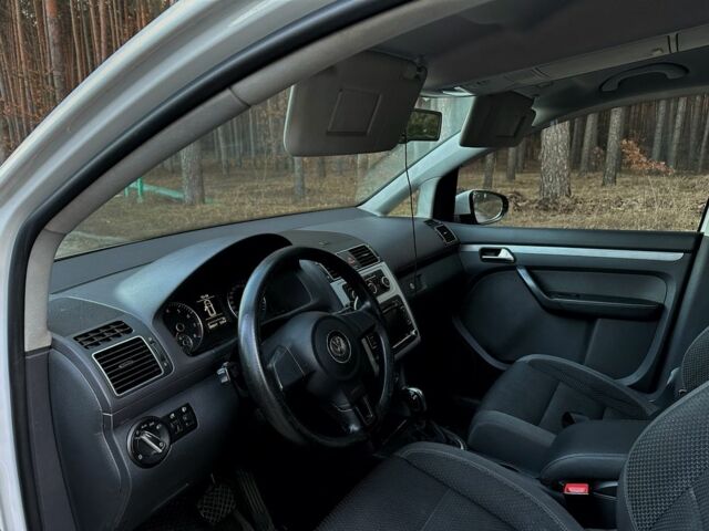 Білий Фольксваген Туран, об'ємом двигуна 1.4 л та пробігом 285 тис. км за 6200 $, фото 3 на Automoto.ua