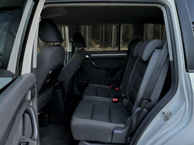 Белый Фольксваген Туран, объемом двигателя 1.4 л и пробегом 260 тыс. км за 6200 $, фото 6 на Automoto.ua