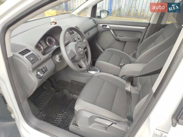 Білий Фольксваген Туран, об'ємом двигуна 1.4 л та пробігом 238 тис. км за 8800 $, фото 17 на Automoto.ua