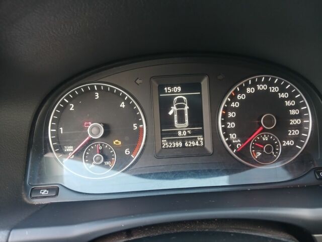 Білий Фольксваген Туран, об'ємом двигуна 1.6 л та пробігом 255 тис. км за 9300 $, фото 5 на Automoto.ua