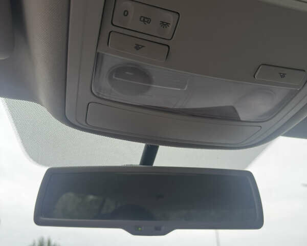 Білий Фольксваген Туран, об'ємом двигуна 2 л та пробігом 251 тис. км за 12300 $, фото 23 на Automoto.ua