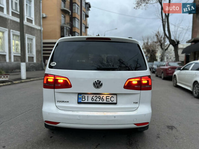 Белый Фольксваген Туран, объемом двигателя 1.6 л и пробегом 284 тыс. км за 9350 $, фото 3 на Automoto.ua