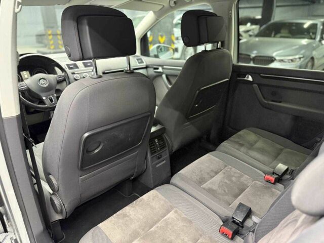 Белый Фольксваген Туран, объемом двигателя 2 л и пробегом 241 тыс. км за 12300 $, фото 14 на Automoto.ua