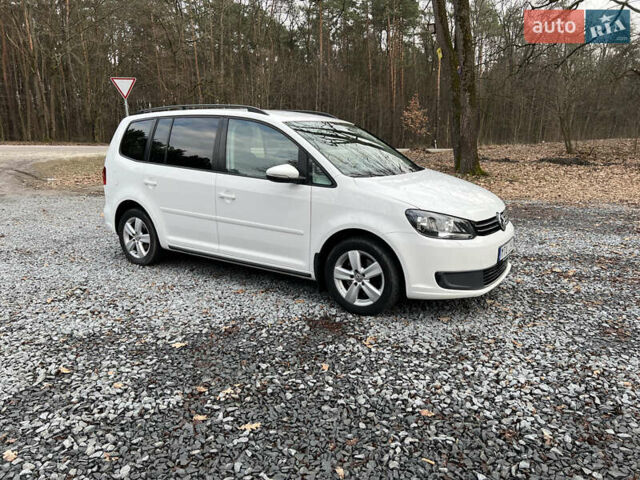 Белый Фольксваген Туран, объемом двигателя 1.4 л и пробегом 243 тыс. км за 8300 $, фото 2 на Automoto.ua