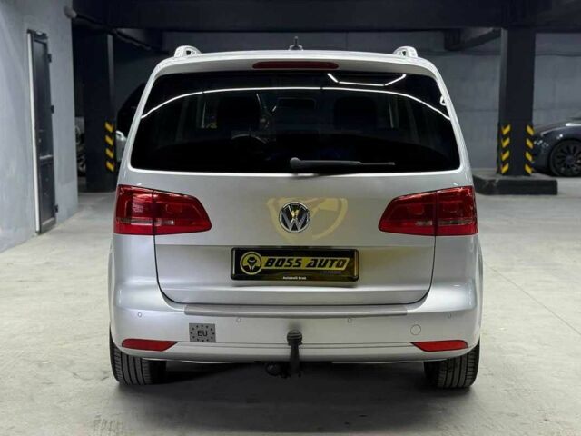 Белый Фольксваген Туран, объемом двигателя 2 л и пробегом 241 тыс. км за 12300 $, фото 4 на Automoto.ua