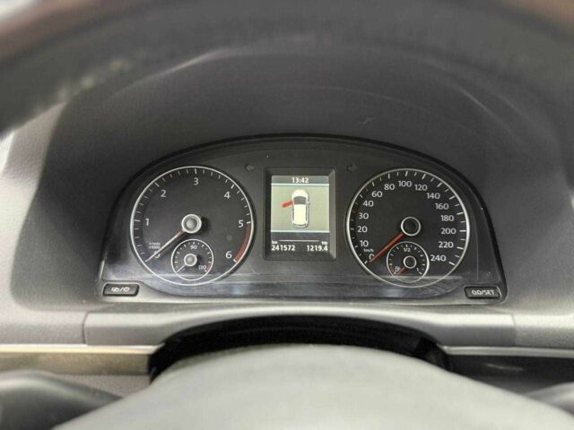 Белый Фольксваген Туран, объемом двигателя 2 л и пробегом 241 тыс. км за 12300 $, фото 17 на Automoto.ua