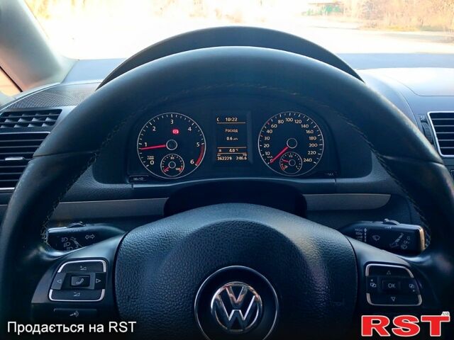 Білий Фольксваген Туран, об'ємом двигуна 2 л та пробігом 362 тис. км за 11700 $, фото 7 на Automoto.ua