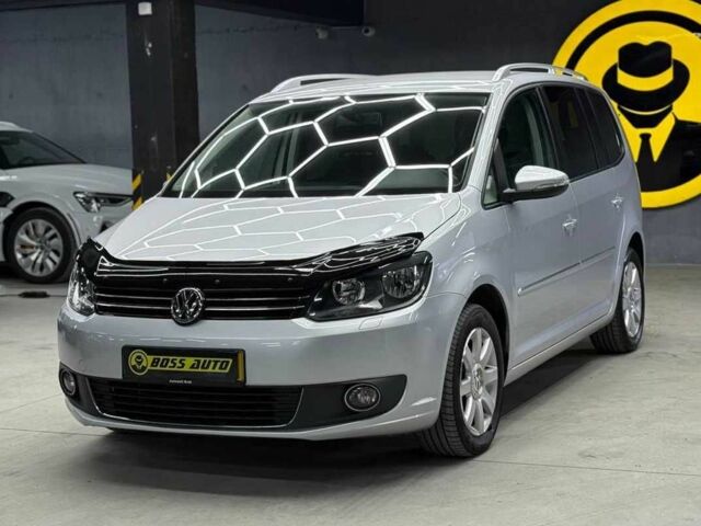 Белый Фольксваген Туран, объемом двигателя 2 л и пробегом 241 тыс. км за 12300 $, фото 2 на Automoto.ua