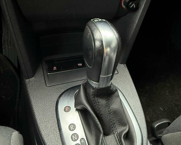 Белый Фольксваген Туран, объемом двигателя 1.39 л и пробегом 221 тыс. км за 9499 $, фото 20 на Automoto.ua