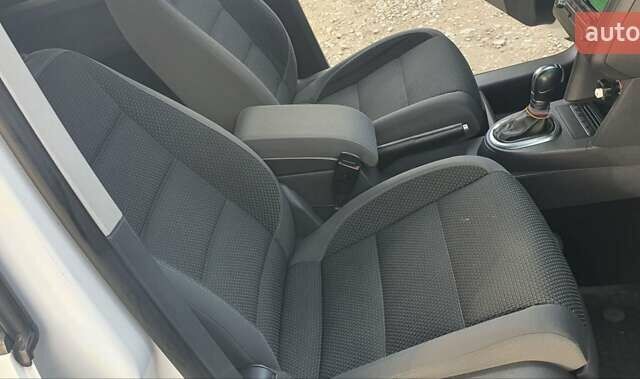 Білий Фольксваген Туран, об'ємом двигуна 1.6 л та пробігом 270 тис. км за 9450 $, фото 33 на Automoto.ua