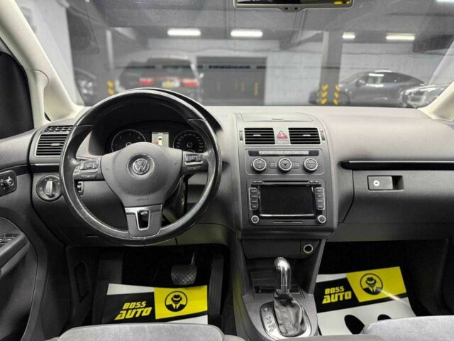 Белый Фольксваген Туран, объемом двигателя 2 л и пробегом 241 тыс. км за 12300 $, фото 11 на Automoto.ua