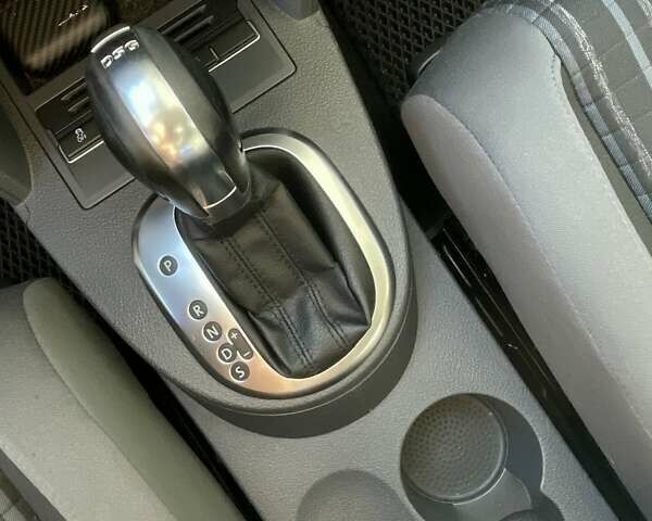 Белый Фольксваген Туран, объемом двигателя 1.4 л и пробегом 180 тыс. км за 9450 $, фото 36 на Automoto.ua