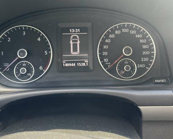 Белый Фольксваген Туран, объемом двигателя 1.6 л и пробегом 140 тыс. км за 12700 $, фото 15 на Automoto.ua