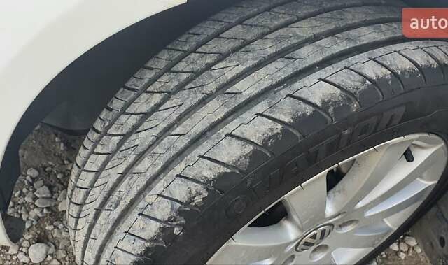 Білий Фольксваген Туран, об'ємом двигуна 1.6 л та пробігом 270 тис. км за 9450 $, фото 36 на Automoto.ua