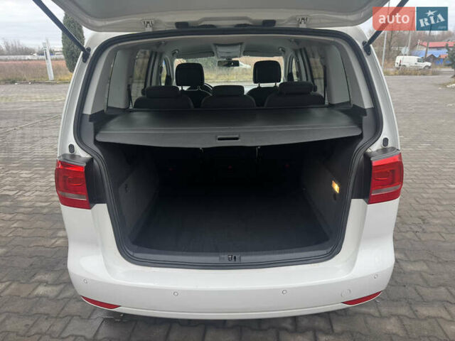 Білий Фольксваген Туран, об'ємом двигуна 2 л та пробігом 251 тис. км за 12300 $, фото 34 на Automoto.ua