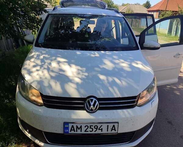 Белый Фольксваген Туран, объемом двигателя 1.97 л и пробегом 250 тыс. км за 12600 $, фото 7 на Automoto.ua