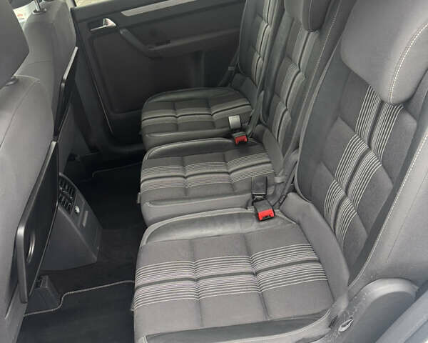 Білий Фольксваген Туран, об'ємом двигуна 2 л та пробігом 251 тис. км за 12300 $, фото 31 на Automoto.ua