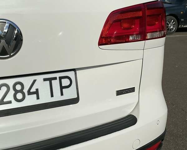 Белый Фольксваген Туран, объемом двигателя 1.4 л и пробегом 180 тыс. км за 9450 $, фото 10 на Automoto.ua