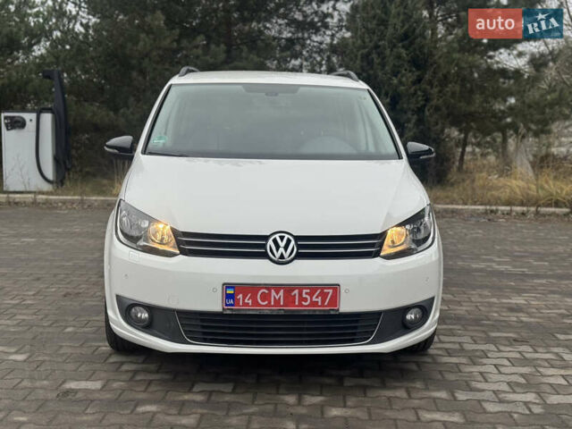 Білий Фольксваген Туран, об'ємом двигуна 2 л та пробігом 251 тис. км за 12300 $, фото 2 на Automoto.ua