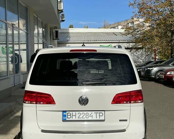 Белый Фольксваген Туран, объемом двигателя 1.4 л и пробегом 180 тыс. км за 9450 $, фото 5 на Automoto.ua