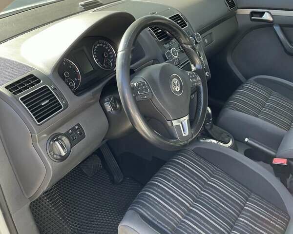 Белый Фольксваген Туран, объемом двигателя 1.4 л и пробегом 180 тыс. км за 9450 $, фото 32 на Automoto.ua