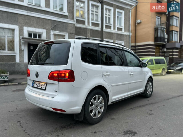 Белый Фольксваген Туран, объемом двигателя 1.6 л и пробегом 284 тыс. км за 9350 $, фото 4 на Automoto.ua