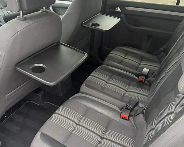 Білий Фольксваген Туран, об'ємом двигуна 2 л та пробігом 251 тис. км за 12300 $, фото 27 на Automoto.ua