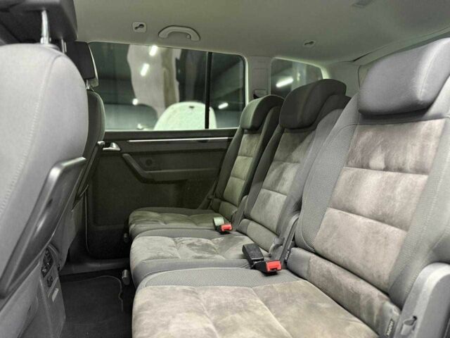 Белый Фольксваген Туран, объемом двигателя 2 л и пробегом 241 тыс. км за 12300 $, фото 13 на Automoto.ua