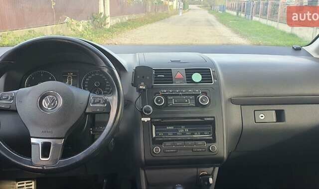 Білий Фольксваген Туран, об'ємом двигуна 1.6 л та пробігом 270 тис. км за 9450 $, фото 39 на Automoto.ua