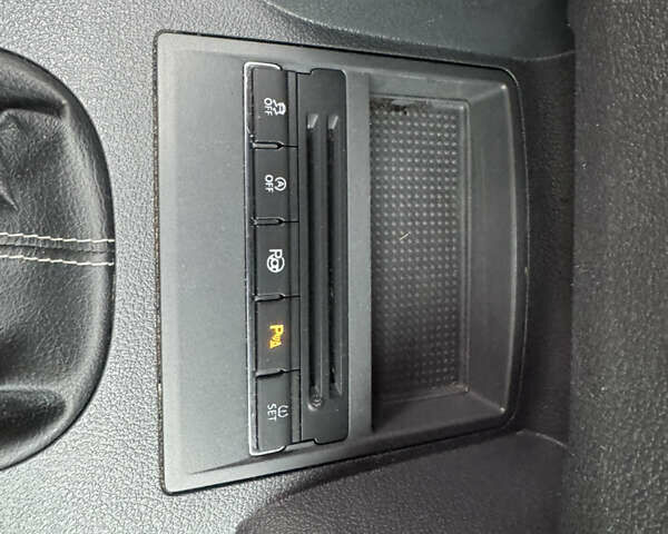 Білий Фольксваген Туран, об'ємом двигуна 2 л та пробігом 251 тис. км за 12300 $, фото 21 на Automoto.ua