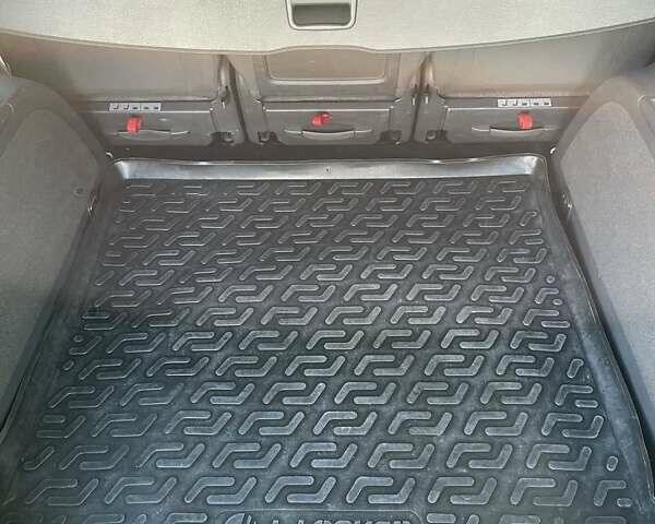 Белый Фольксваген Туран, объемом двигателя 1.4 л и пробегом 180 тыс. км за 9450 $, фото 27 на Automoto.ua