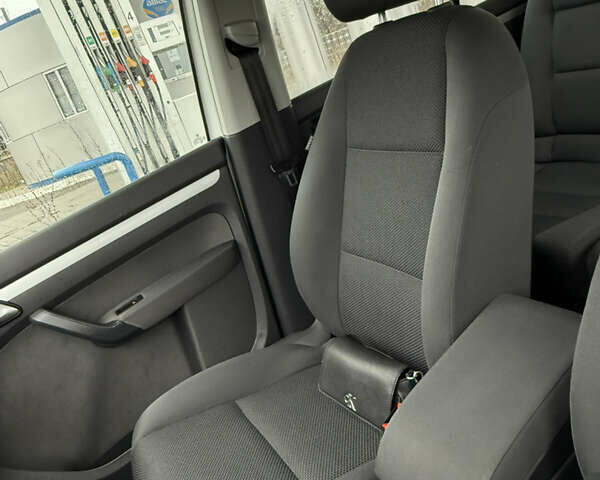 Белый Фольксваген Туран, объемом двигателя 1.39 л и пробегом 221 тыс. км за 9499 $, фото 23 на Automoto.ua