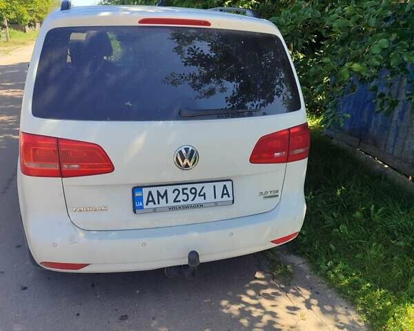 Белый Фольксваген Туран, объемом двигателя 1.97 л и пробегом 250 тыс. км за 12600 $, фото 9 на Automoto.ua