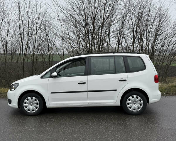 Белый Фольксваген Туран, объемом двигателя 1.39 л и пробегом 221 тыс. км за 9499 $, фото 4 на Automoto.ua