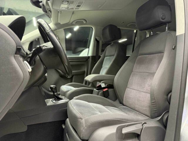 Белый Фольксваген Туран, объемом двигателя 2 л и пробегом 241 тыс. км за 12300 $, фото 21 на Automoto.ua