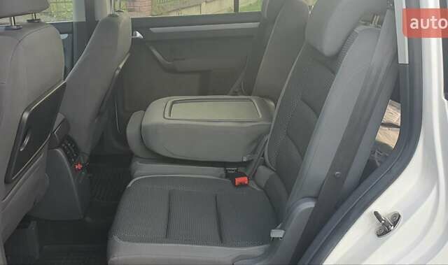 Білий Фольксваген Туран, об'ємом двигуна 1.6 л та пробігом 270 тис. км за 9450 $, фото 26 на Automoto.ua