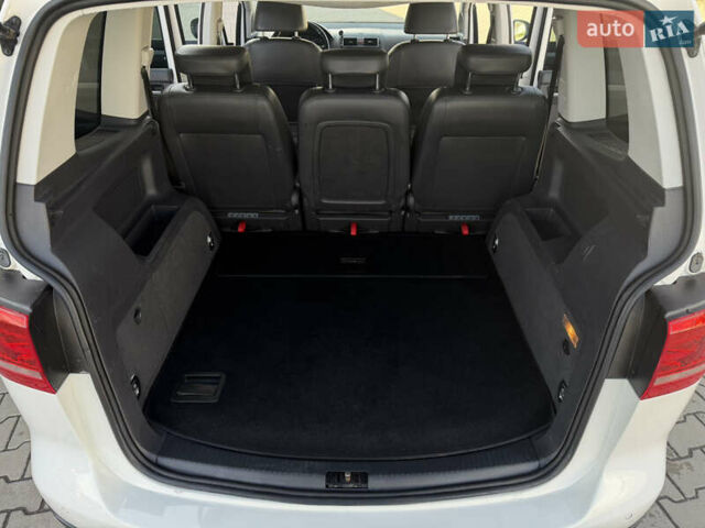 Білий Фольксваген Туран, об'ємом двигуна 1.4 л та пробігом 267 тис. км за 6999 $, фото 30 на Automoto.ua