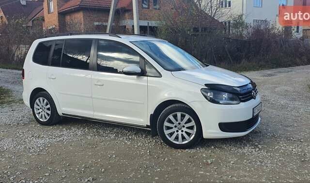 Білий Фольксваген Туран, об'ємом двигуна 1.6 л та пробігом 270 тис. км за 9450 $, фото 2 на Automoto.ua