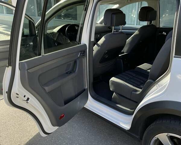 Белый Фольксваген Туран, объемом двигателя 1.4 л и пробегом 180 тыс. км за 9450 $, фото 14 на Automoto.ua